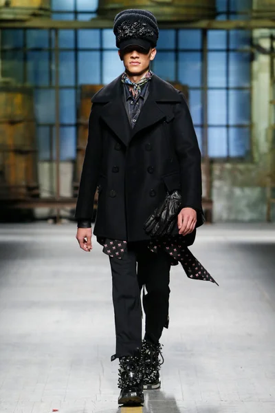 Look 44